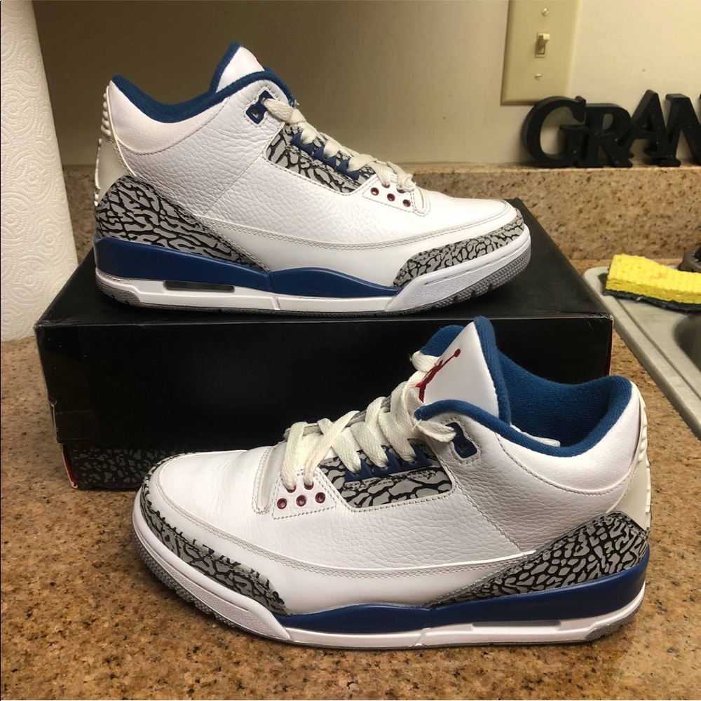 Air Jordan 3 Retro OG “True Blue”